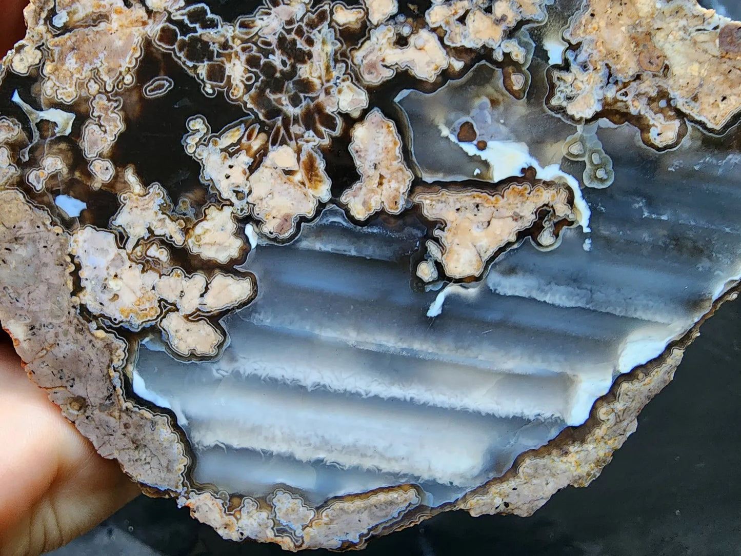 Waves on Agate